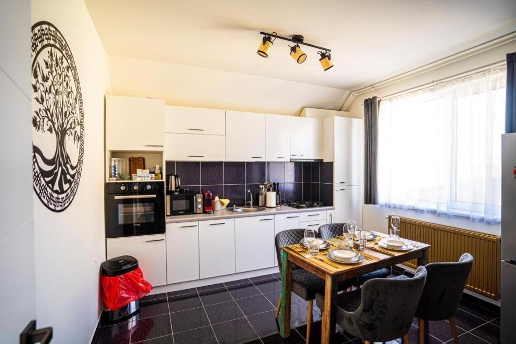 N & G Apartments Rîşnov Exteriör bild